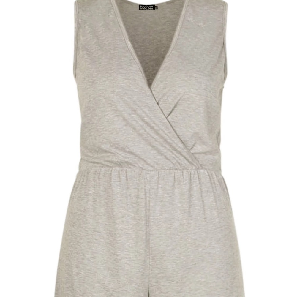 Boohoo Plus Basic Wrap Over Jersey Romper - Picture 3 of 5